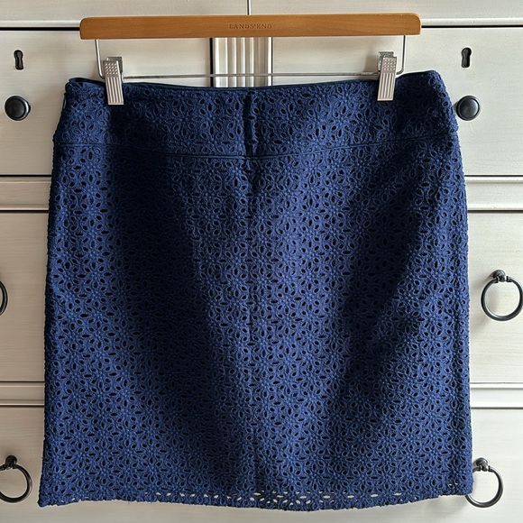 Navy Blue Eyelet Skirt. Size 8 - Picture 4 of 11